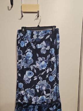 Women's Blue Floral Midi Skirt
